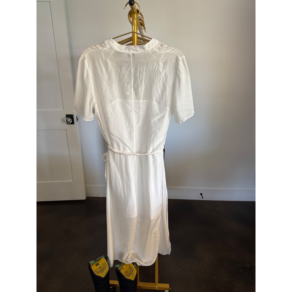 Frame elevated tshirt dress with double pockets and waist tie - Picture 8 of 9